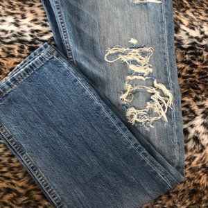 Levi Distressed Jeans
